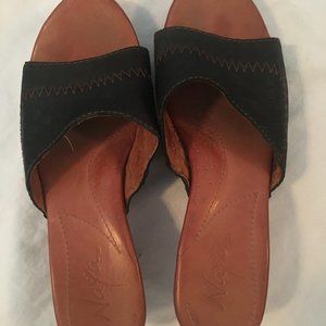 LEATHER SHOES WITH ZIG ZAG LEATHER DETAIL